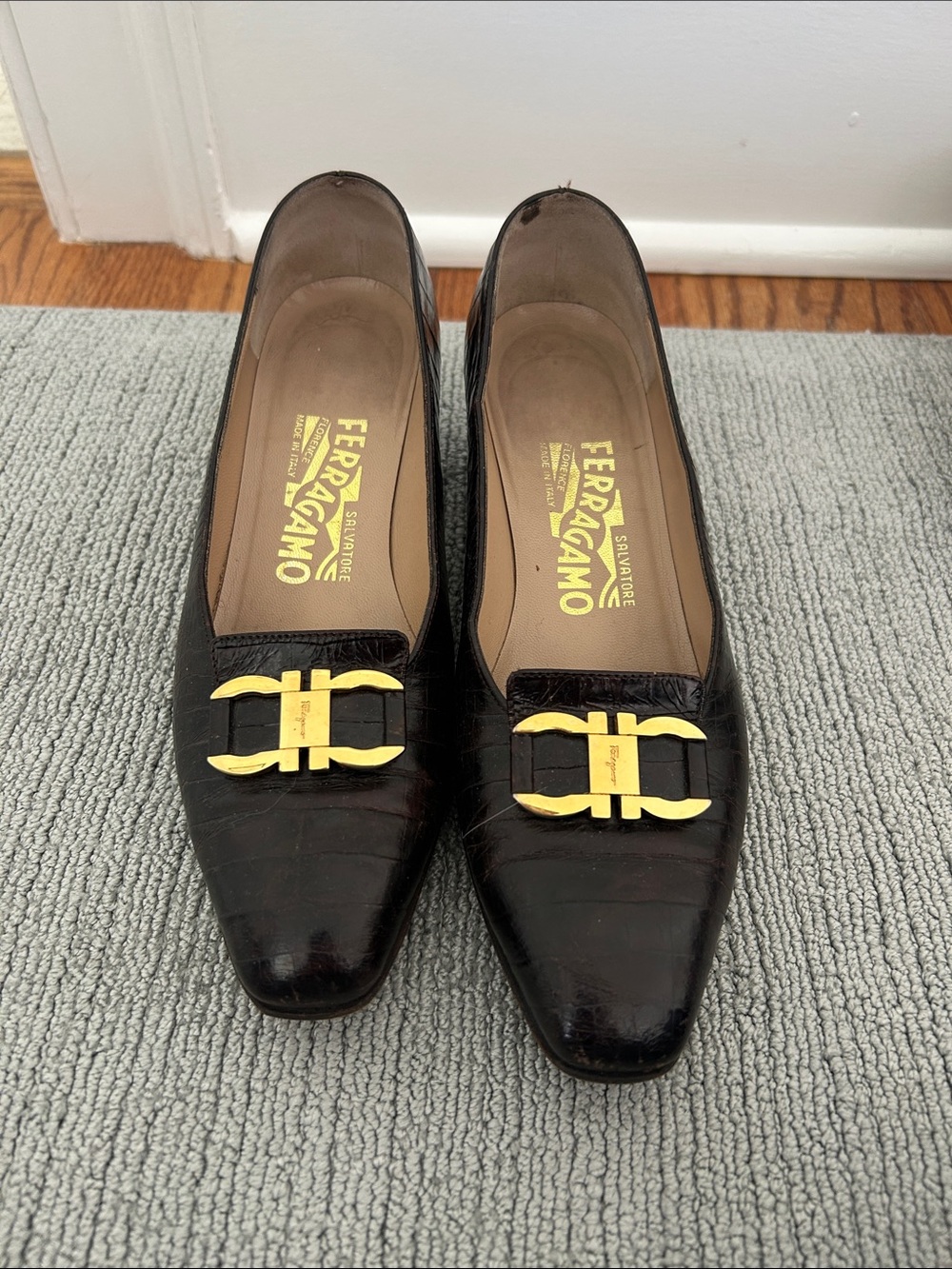 Salvatore Ferragamo Black Leather Pumps with Gold Gancini Buckle great condition